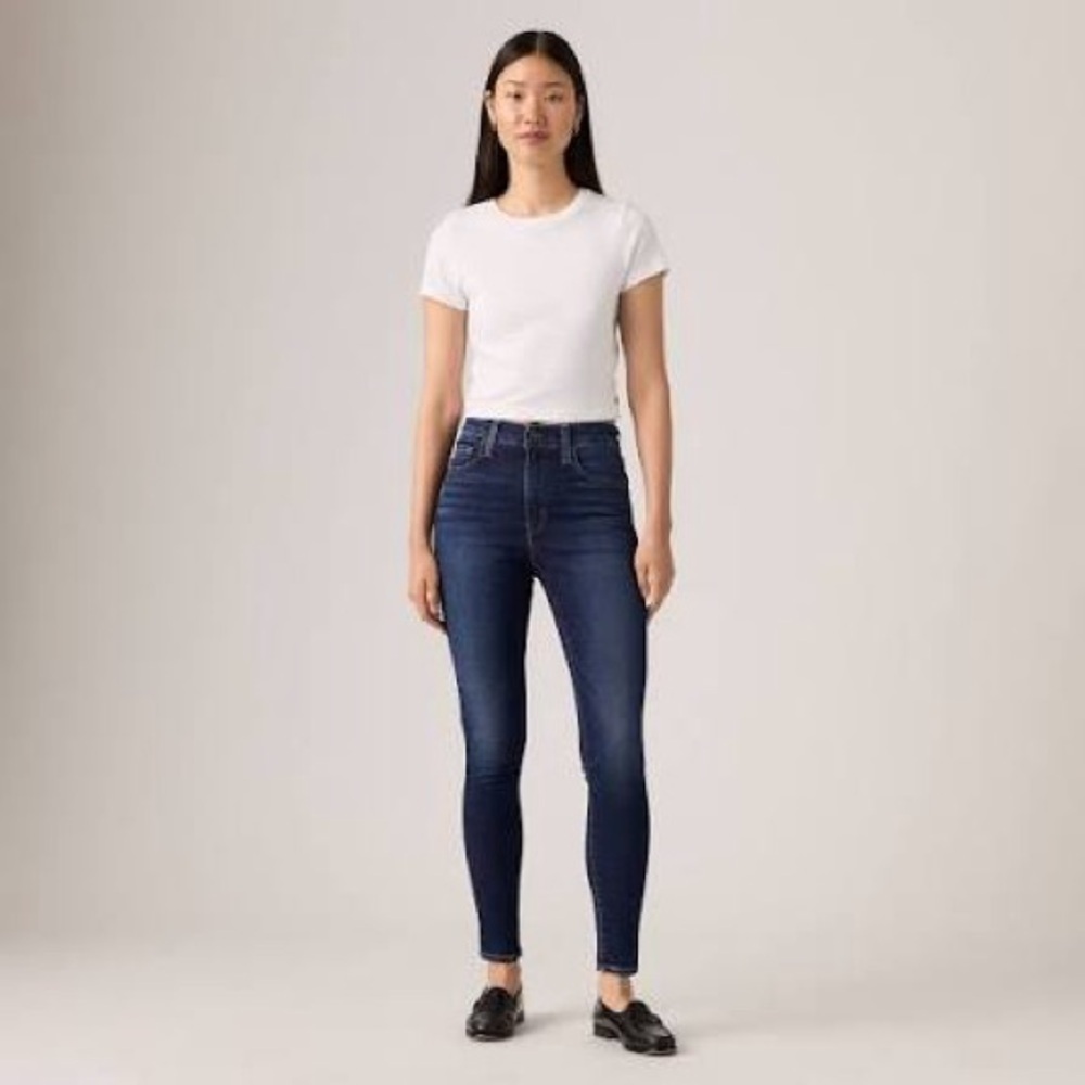 Levi’s 720 High Rise Super Skinny jeans Size 31